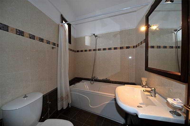 B Suites ฟิรา ภายนอก รูปภาพ